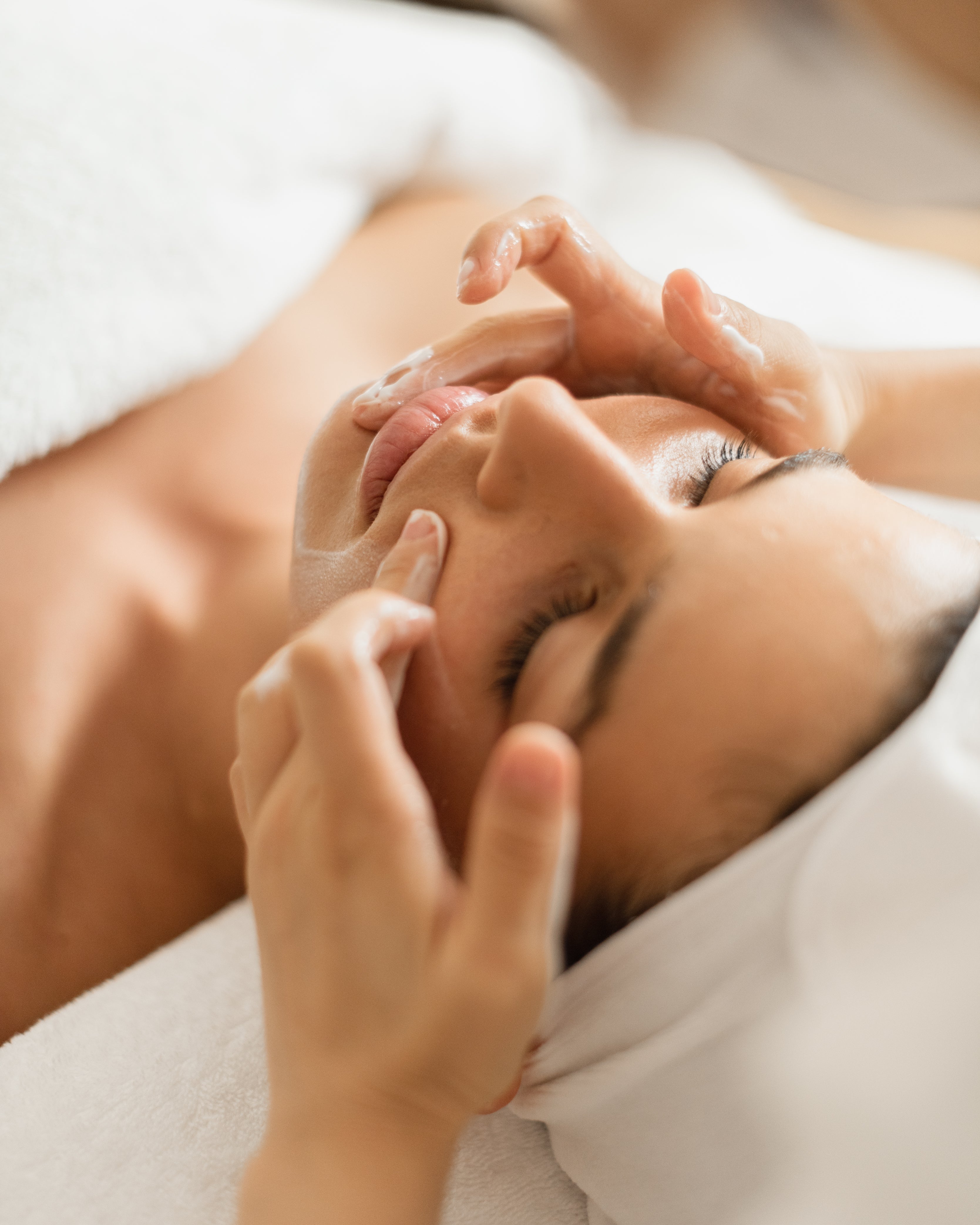 Urban Hydrate & Renew Facial