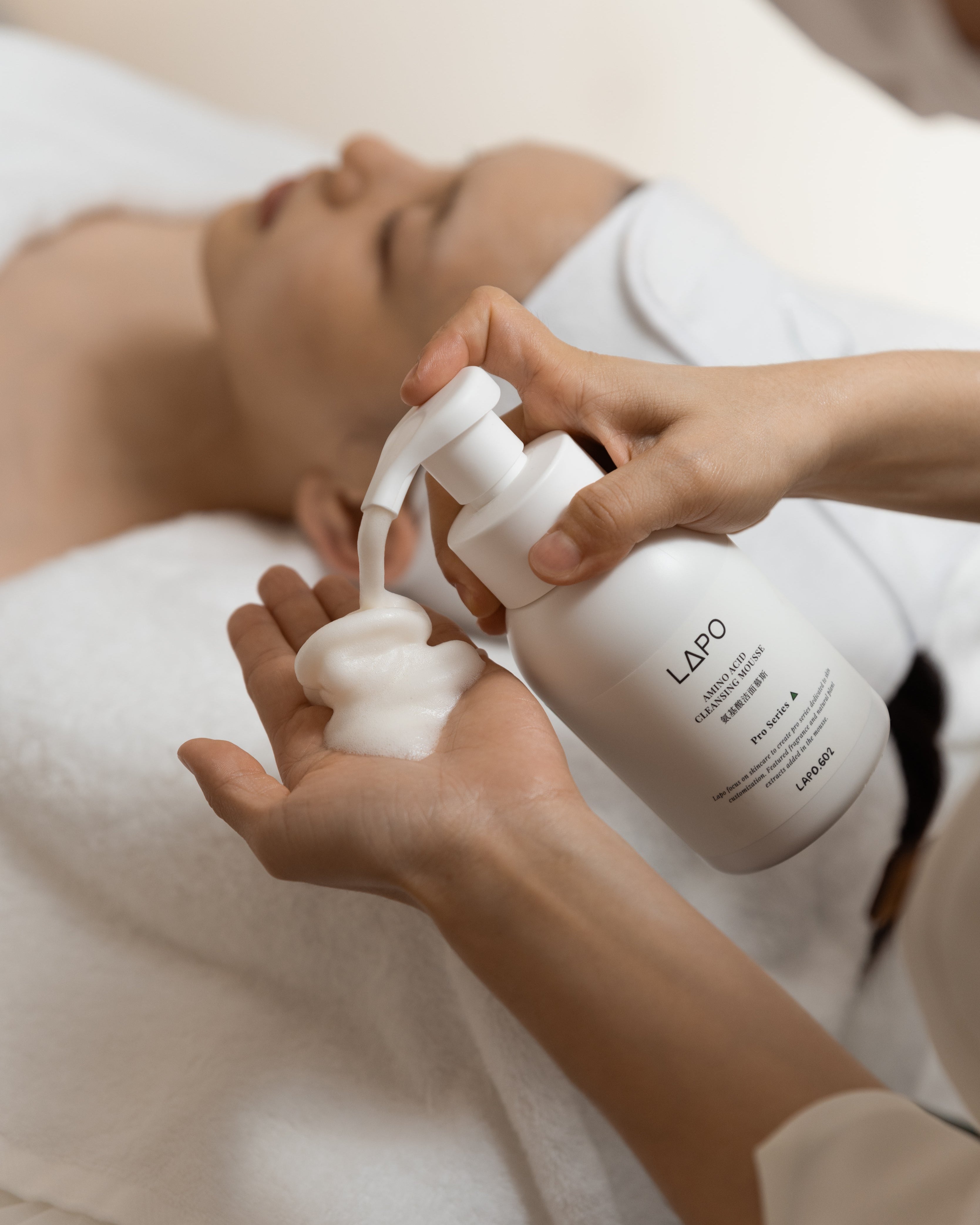 Urban Hydrate & Renew Facial